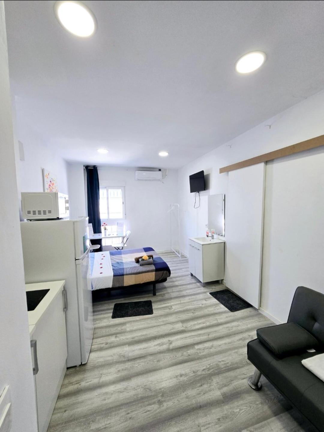 Apartamento Metro Manises Y Aeropuerto Luaran gambar