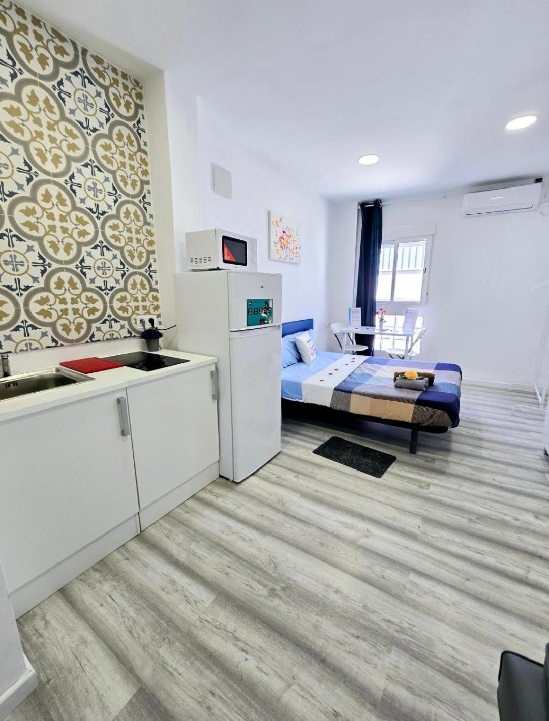 Apartamento Metro Manises Y Aeropuerto Luaran gambar
